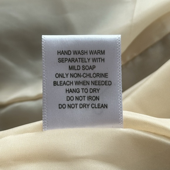 Charlotte Russe Faux Fur Vest - Picture 13 of 14